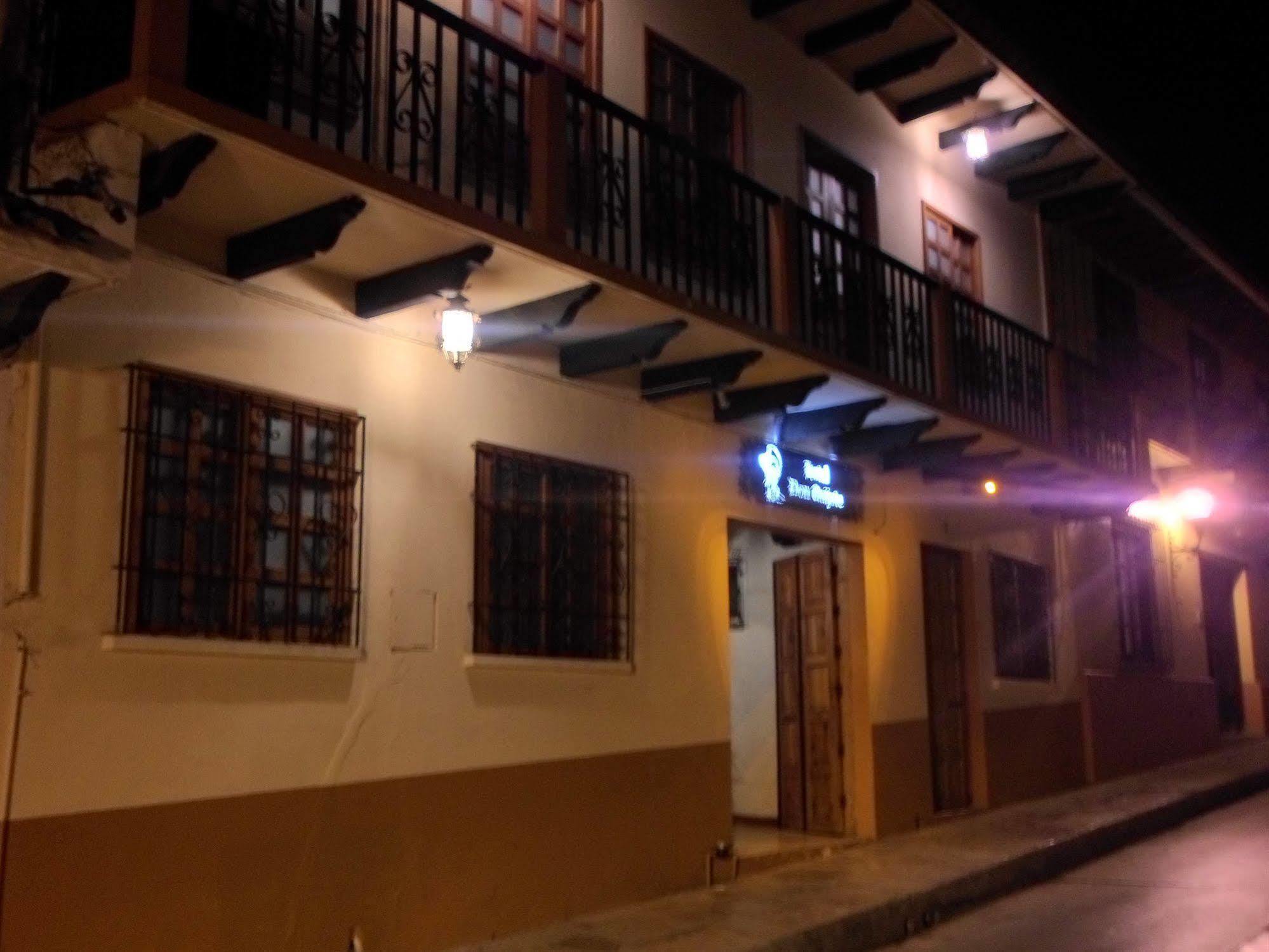 Hotel Don Quijote San Cristóbal de Las Casas Dış mekan fotoğraf